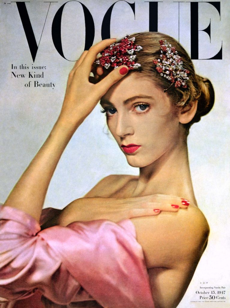 Carmen dell'Orefice sulla copertina di Vogue del 1947, foto di Erwin Blumenfeld