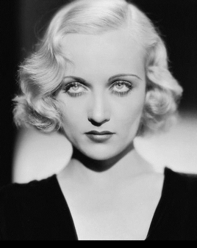 L'attrice Carole Lombard in una foto degli anni '30