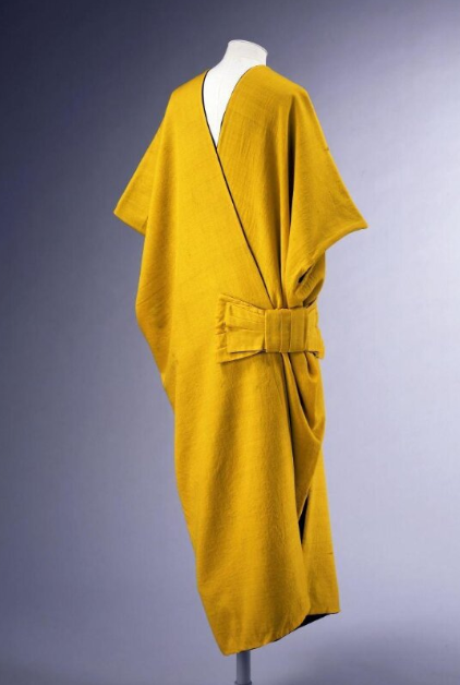 Cappotto giallo con fodera nera, Paul Poiret, 1914. V&A Museum