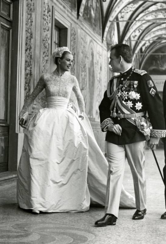 Grace Kelly e il principe Ranieri il giorno del loro matrimonio