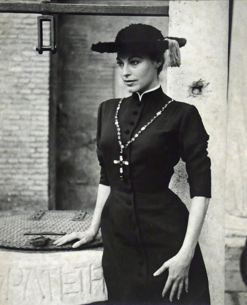 Ava Gardner indossa l'abito "Il Pretino", 1956