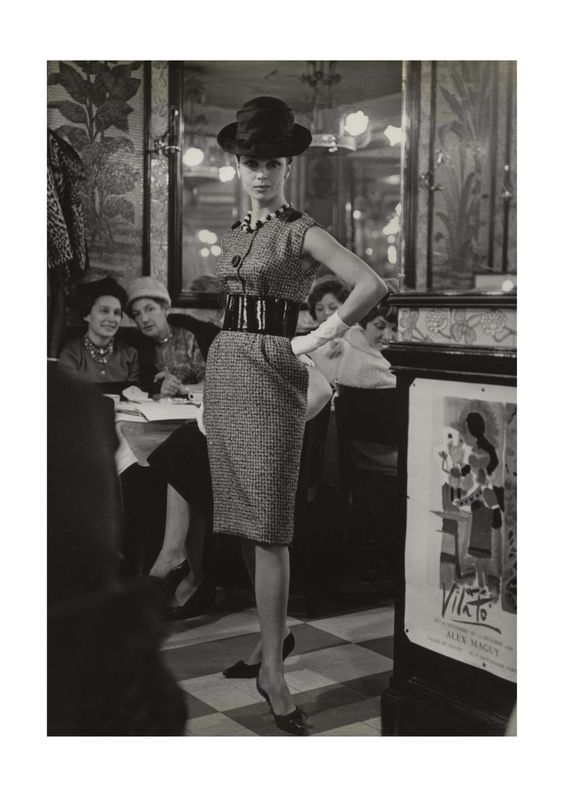 Uno degli abiti di Chloé presentati alla sfilata al Cafè de Flore nel 1956